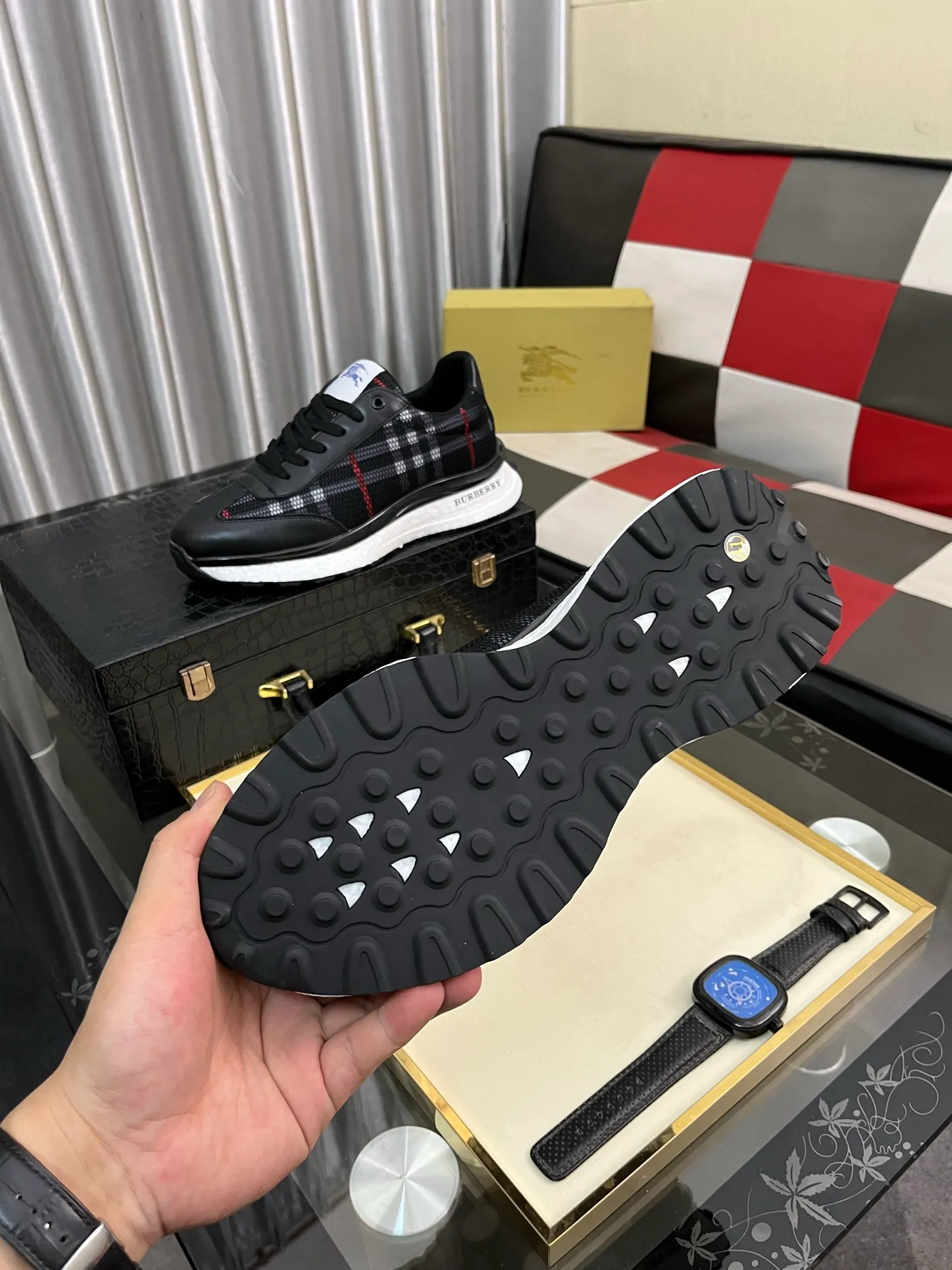Men's shoes 💰438⌚️⌚️[BURBERRY] Burberry's authentic original high-end casual shoes🇨🇳Exquisite craftsmanship, this fabric is made of high mercerized fabric💯top layer🐷leather lining, suitable for drivers to drive🌴Original wear-resistant rubber outsole, versatile style, worth owning🍓Sizes 38-442️⃣Colors available